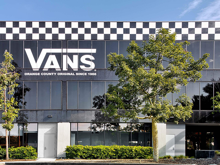 酷炫青春 运动潮牌Vans美国加州总部办公设计欣赏