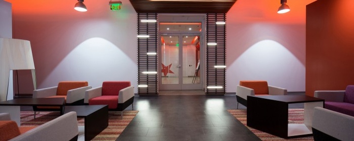 时尚风趣 Macys百货网站办公设计