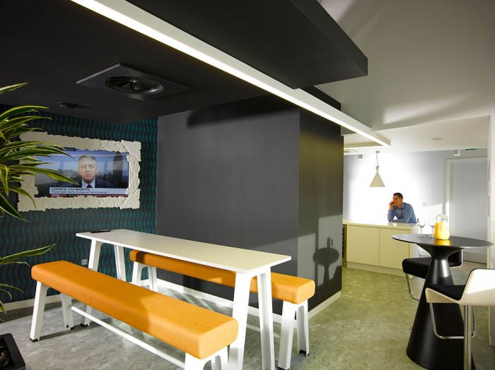 双重空间 Paramount总部办公展厅设计