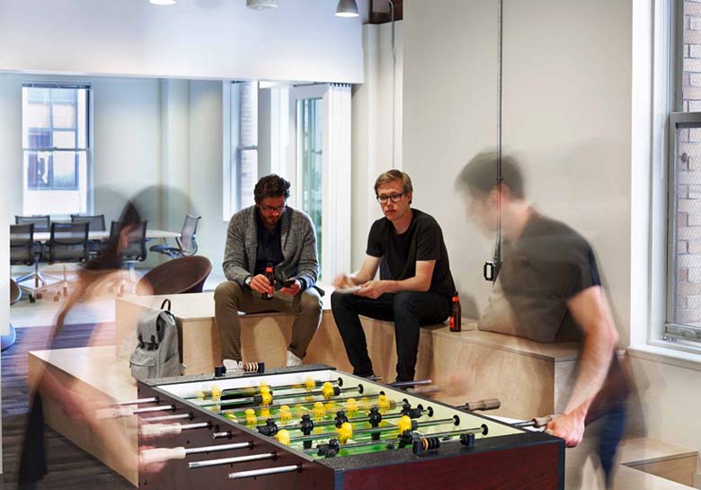 优雅灰调 旅游网站expedia 旧金山总部设计