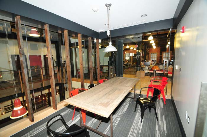 复古工业风 Detroit Labs底特律办公室设计