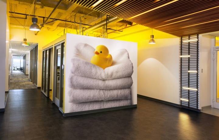 时尚风趣 Macys百货网站办公设计